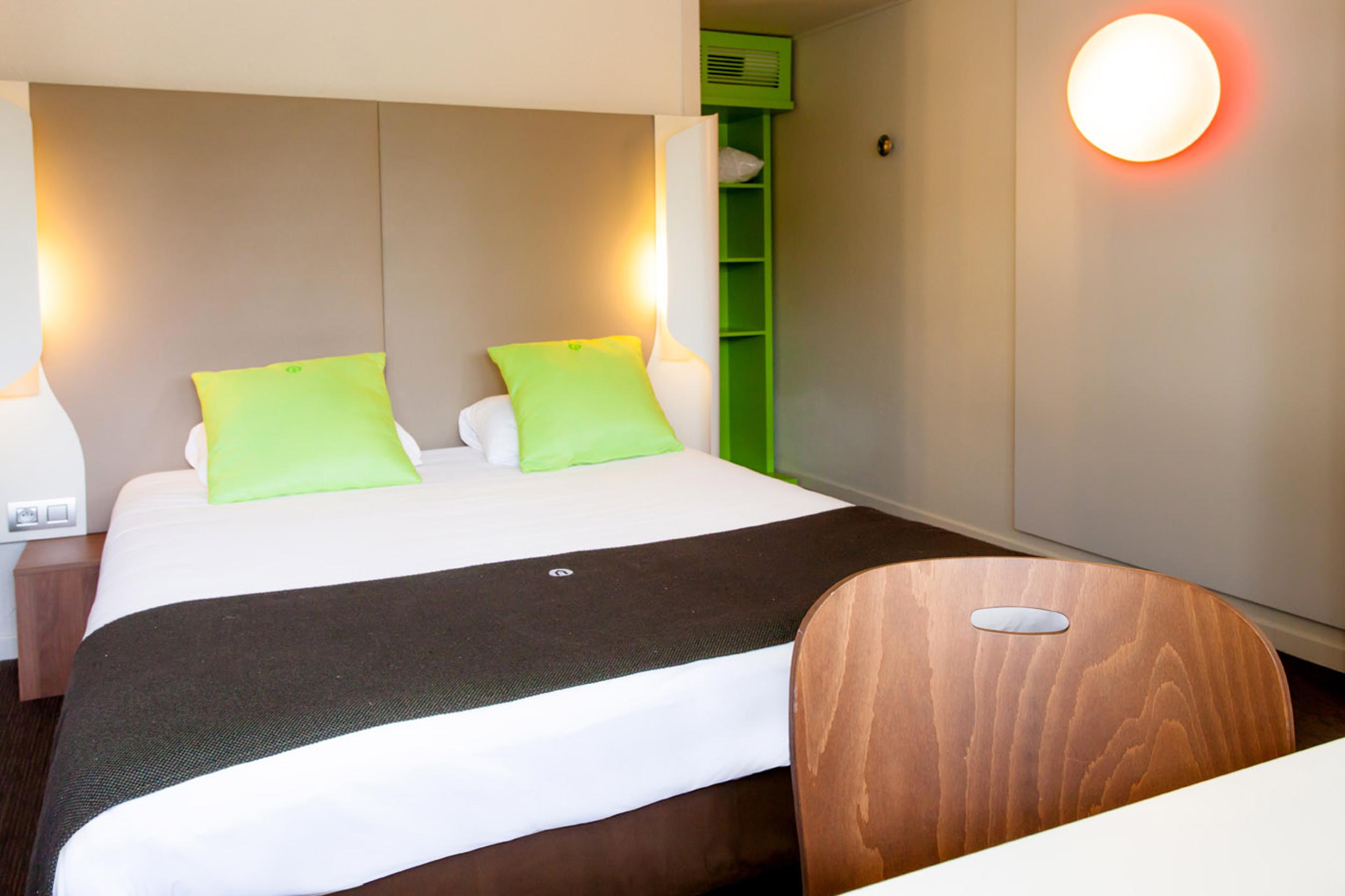 Campanile Annecy - Cran Gevrier Hotell Exteriör bild