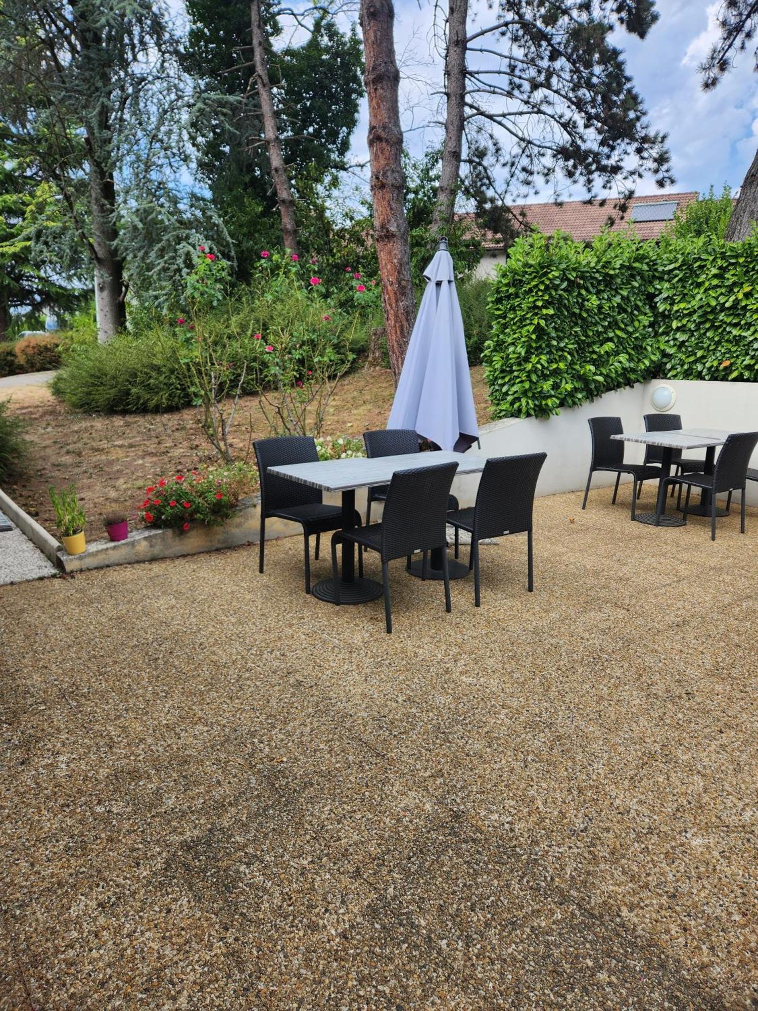 Campanile Annecy - Cran Gevrier Hotell Exteriör bild