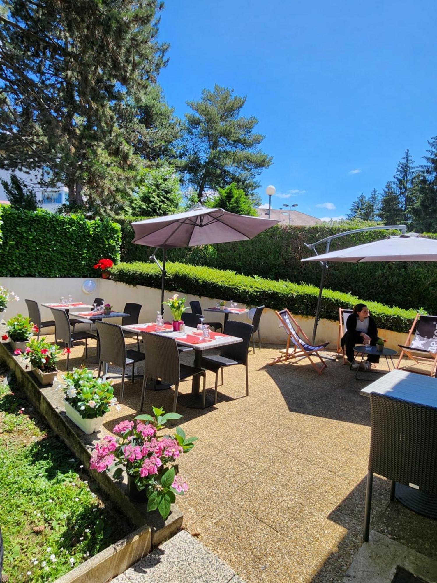Campanile Annecy - Cran Gevrier Hotell Exteriör bild