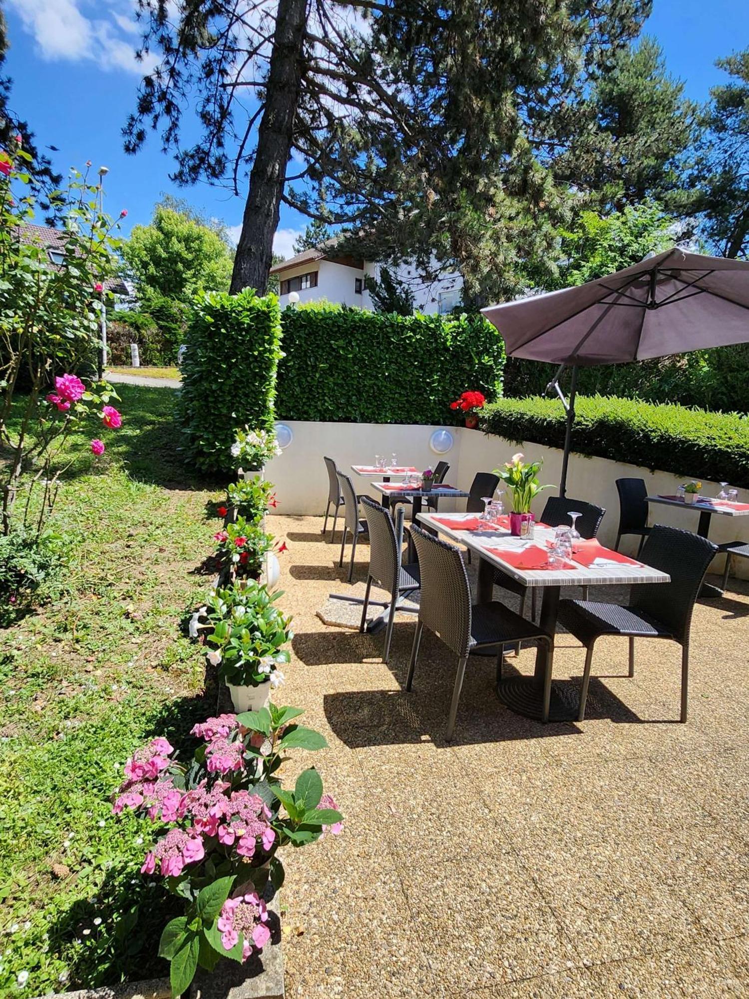 Campanile Annecy - Cran Gevrier Hotell Exteriör bild